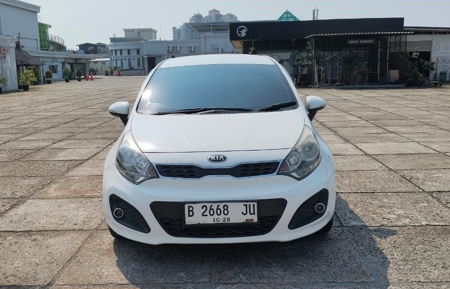 2013 Kia Rio  AT Bekas 2013 Kia Rio  AT Bekas