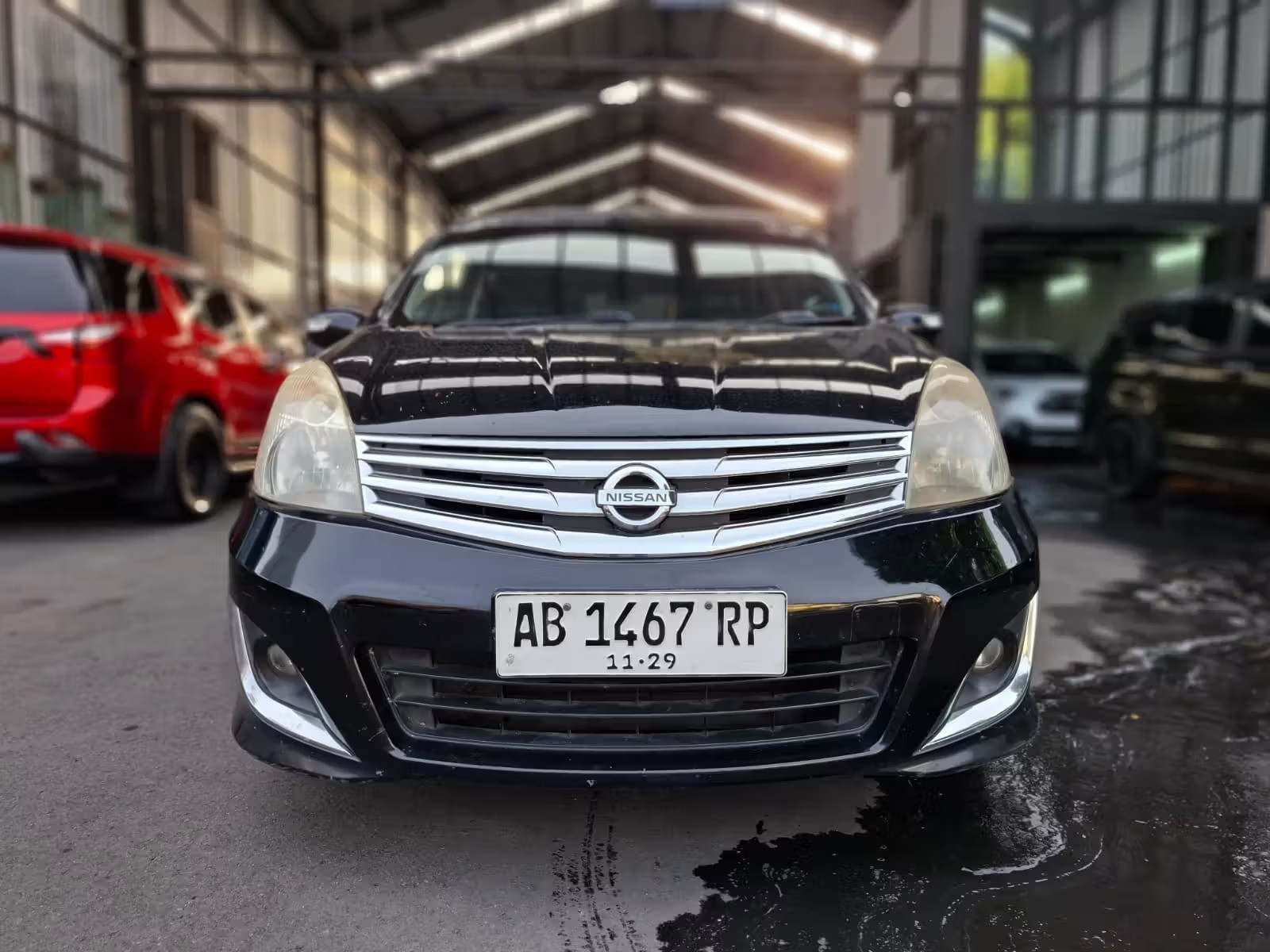 Second Hand 2013 Nissan Grand Livina Second Hand 2013 Nissan Grand Livina