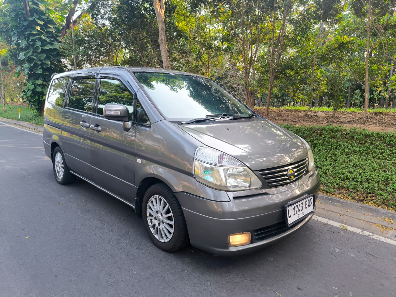2010 Nissan Serena Bekas 2010 Nissan Serena Bekas