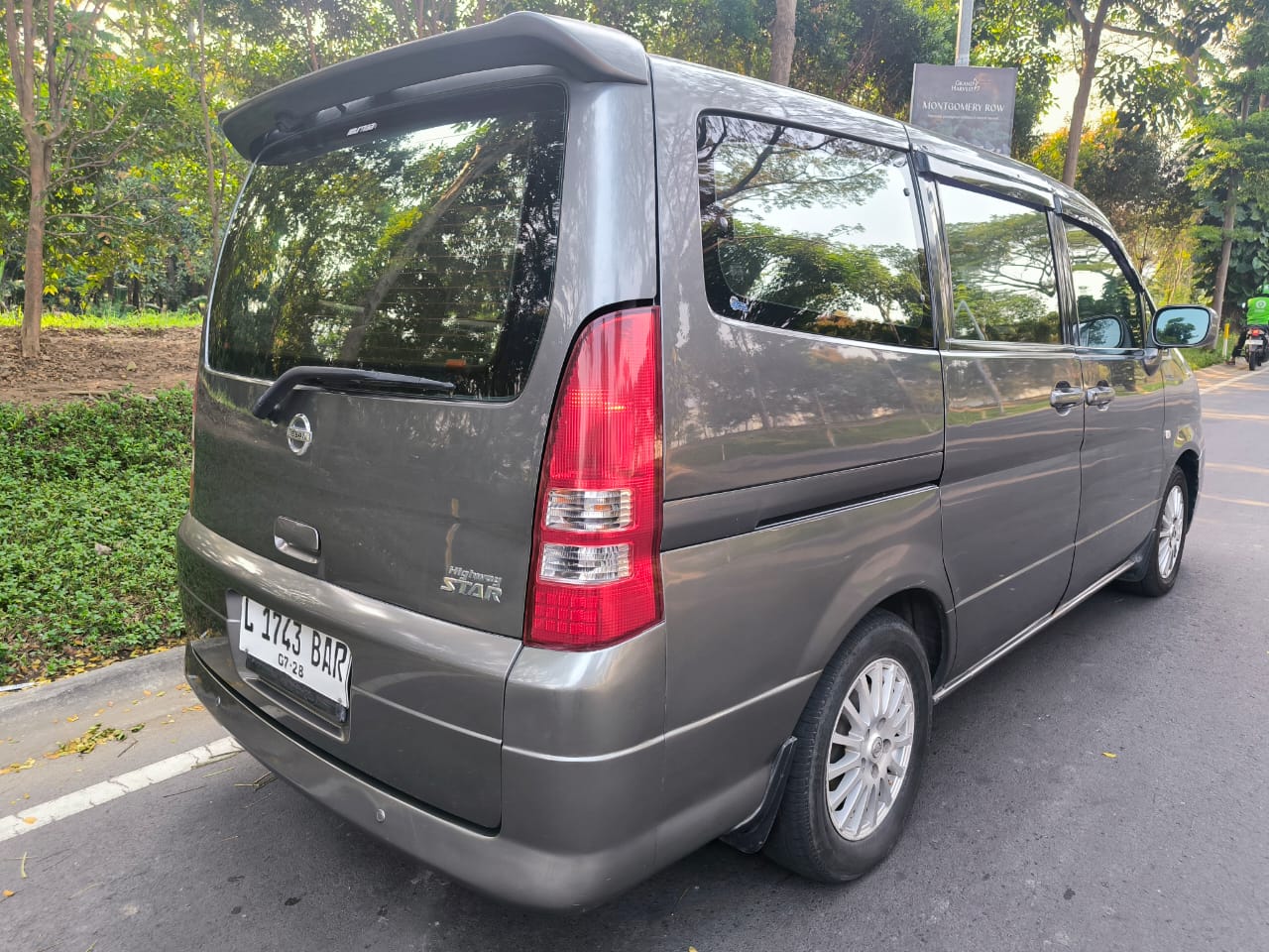 2010 Nissan Serena 2010 Nissan Serena
