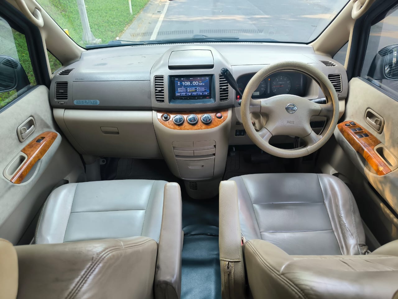 2010 Nissan Serena 2010 Nissan Serena