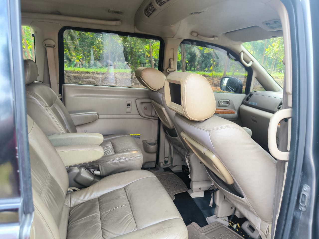 2010 Nissan Serena 2010 Nissan Serena