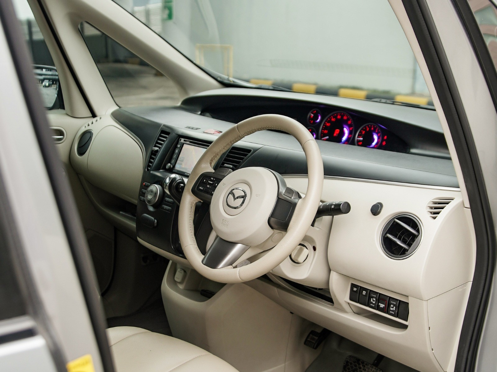 2015 Mazda Biante 2015 Mazda Biante