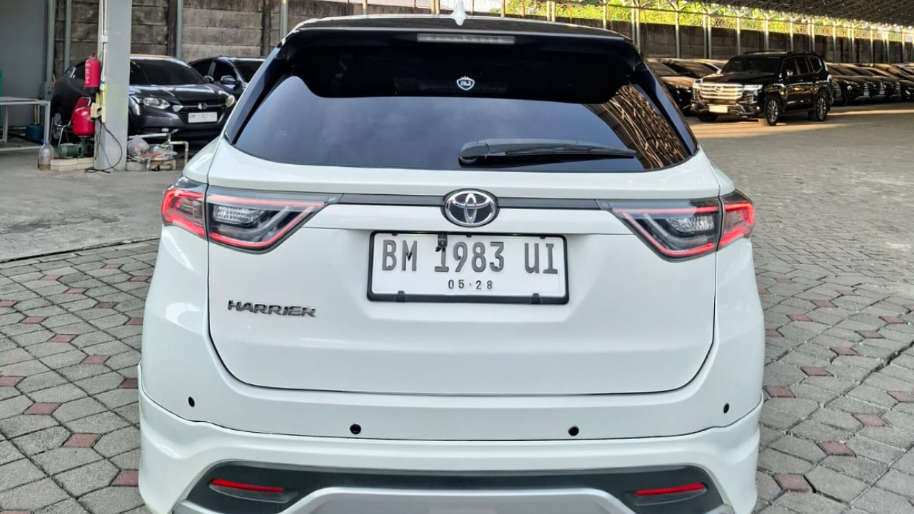 2014 Toyota Harrier 2.0L AT 2014 Toyota Harrier 2.0L AT