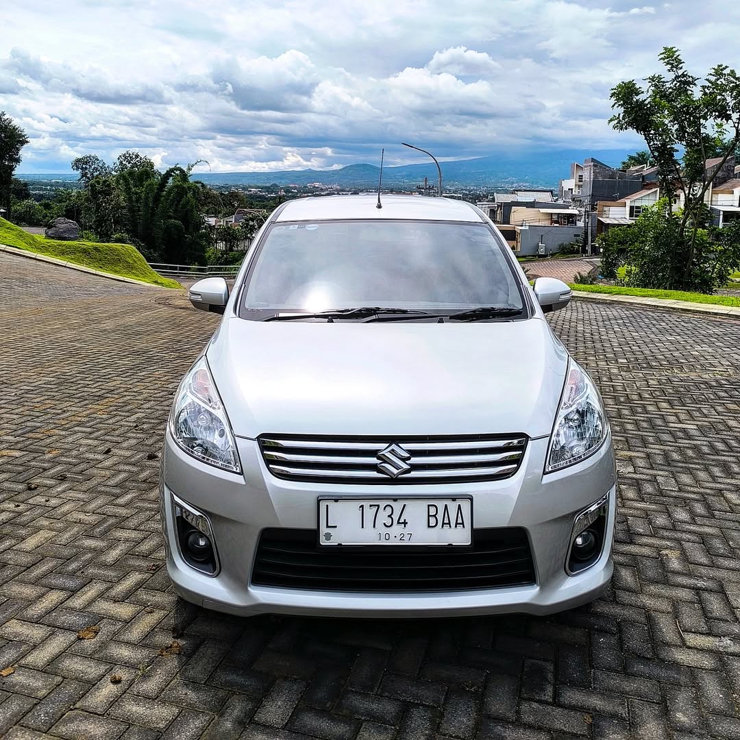 Second Hand 2013 Suzuki Ertiga  GX MT Second Hand 2013 Suzuki Ertiga  GX MT
