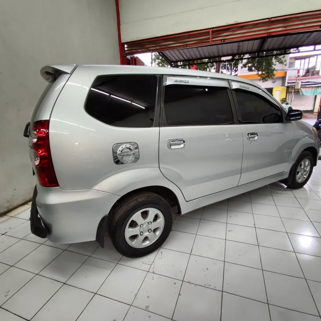 2005 Toyota Avanza VVTI S 1.5L AT 2005 Toyota Avanza VVTI S 1.5L AT