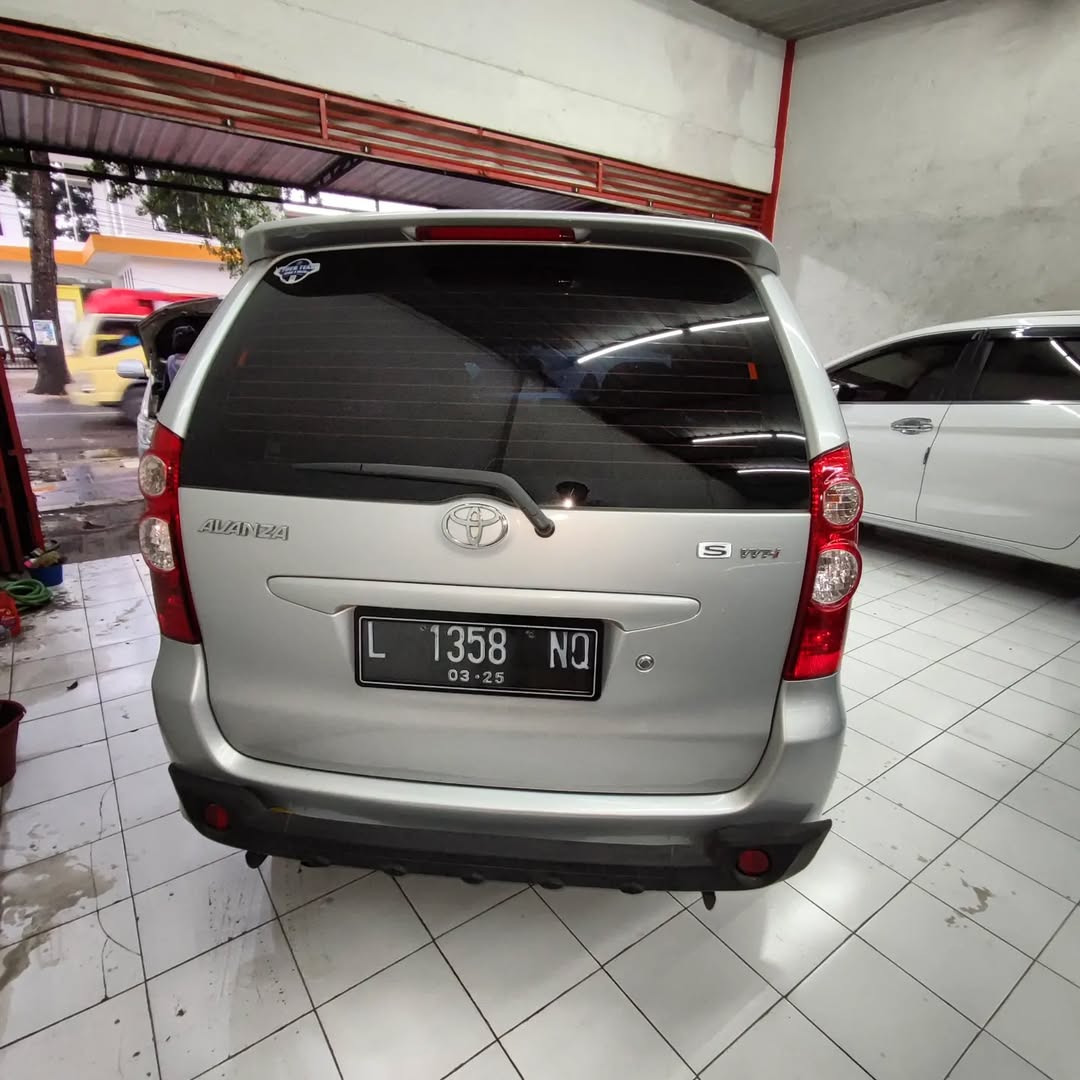 2005 Toyota Avanza VVTI S 1.5L AT 2005 Toyota Avanza VVTI S 1.5L AT