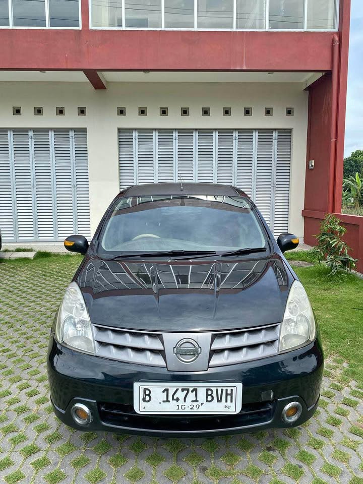 Second Hand 2010 Nissan Grand Livina  1.5 SV MT Second Hand 2010 Nissan Grand Livina  1.5 SV MT