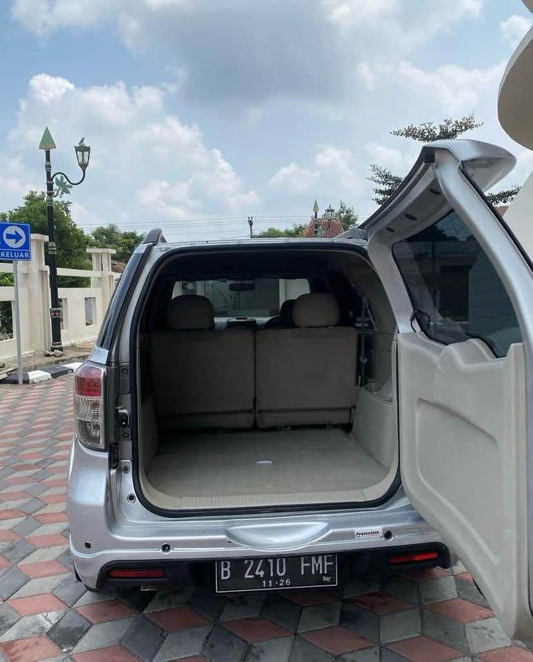 2011 Toyota Rush  S AT 2011 Toyota Rush  S AT