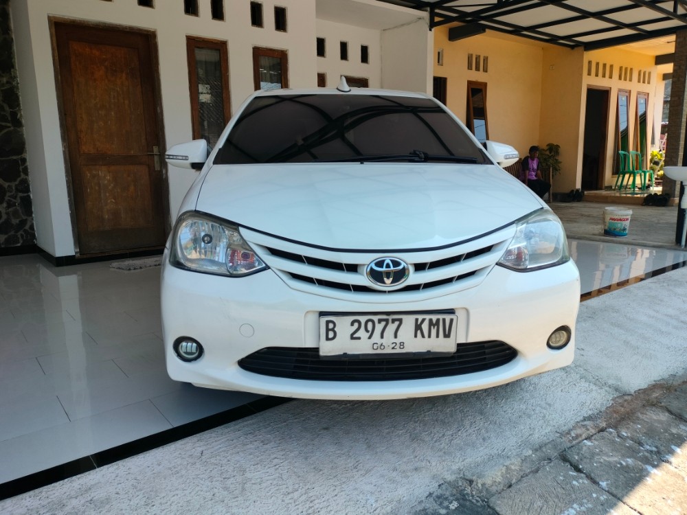 2013 Toyota Etios Valco  EMT