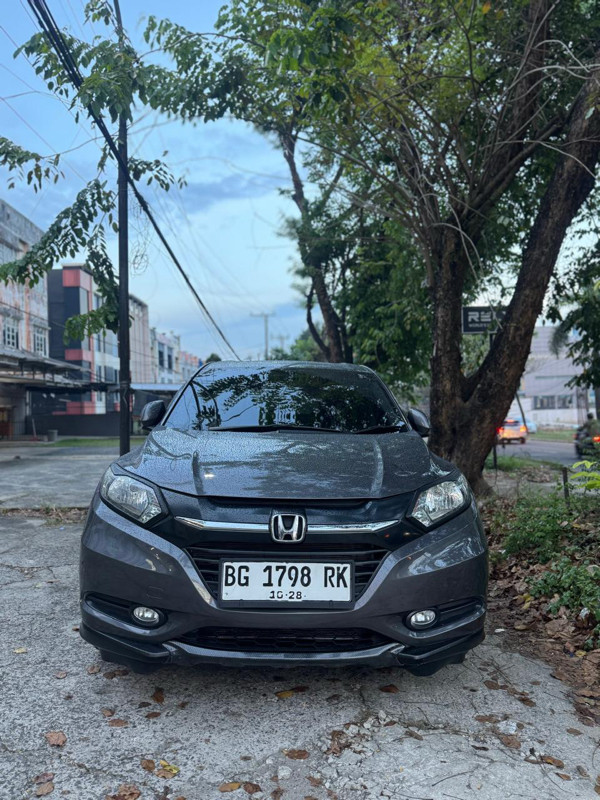 Second Hand 2016 Honda HRV  1.5L E CVT Second Hand 2016 Honda HRV  1.5L E CVT