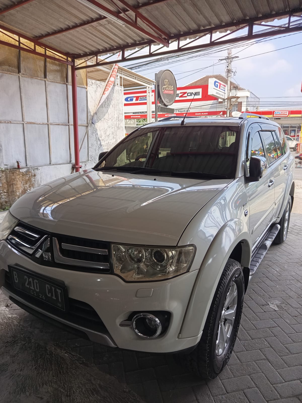 2015 Mitsubishi Pajero Sport 2015 Mitsubishi Pajero Sport