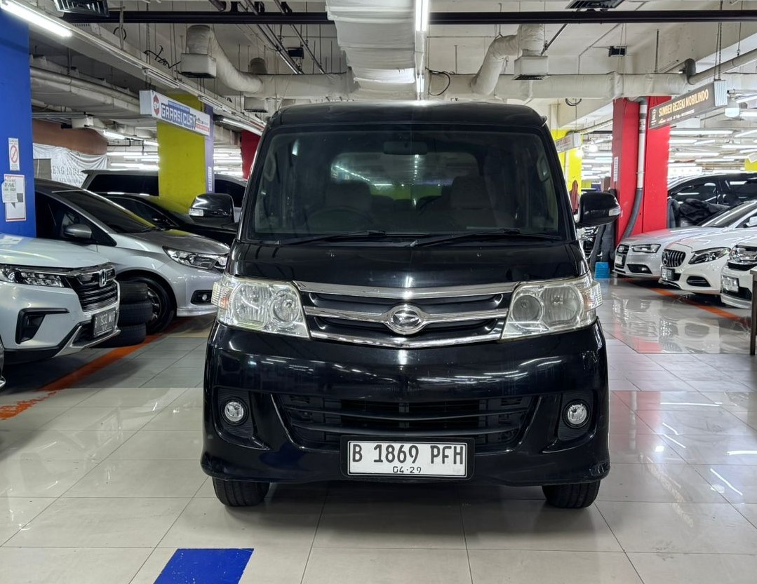 Second Hand 2009 Daihatsu Luxio Second Hand 2009 Daihatsu Luxio