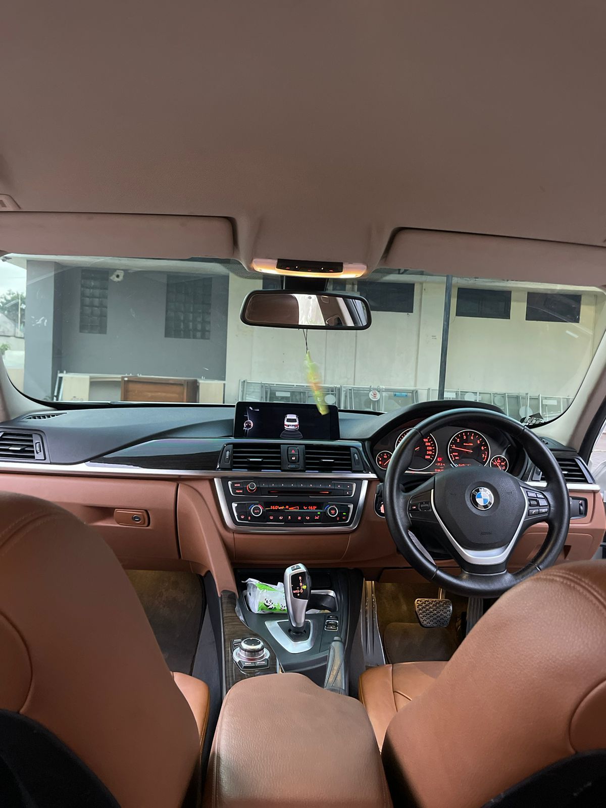 2013 BMW 3 Series Sedan  320i F30 LUXURY 2013 BMW 3 Series Sedan  320i F30 LUXURY