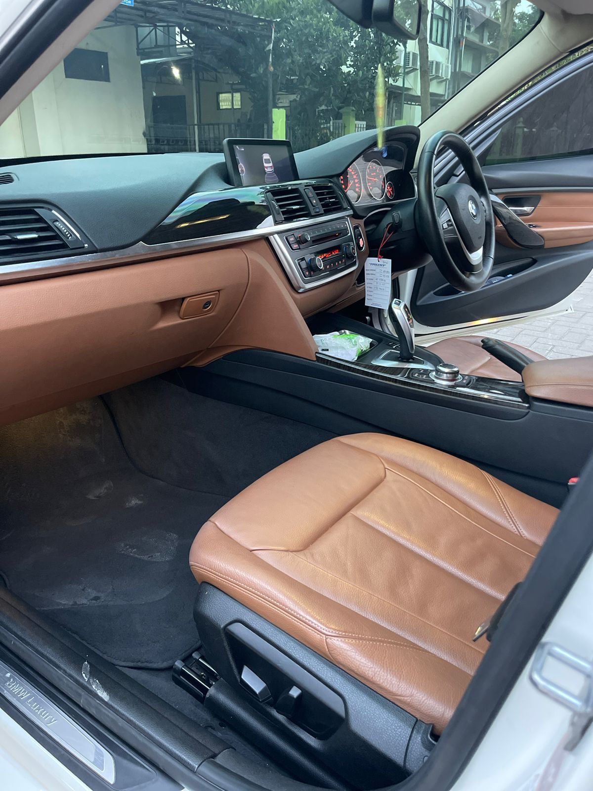 2013 BMW 3 Series Sedan  320i F30 LUXURY 2013 BMW 3 Series Sedan  320i F30 LUXURY