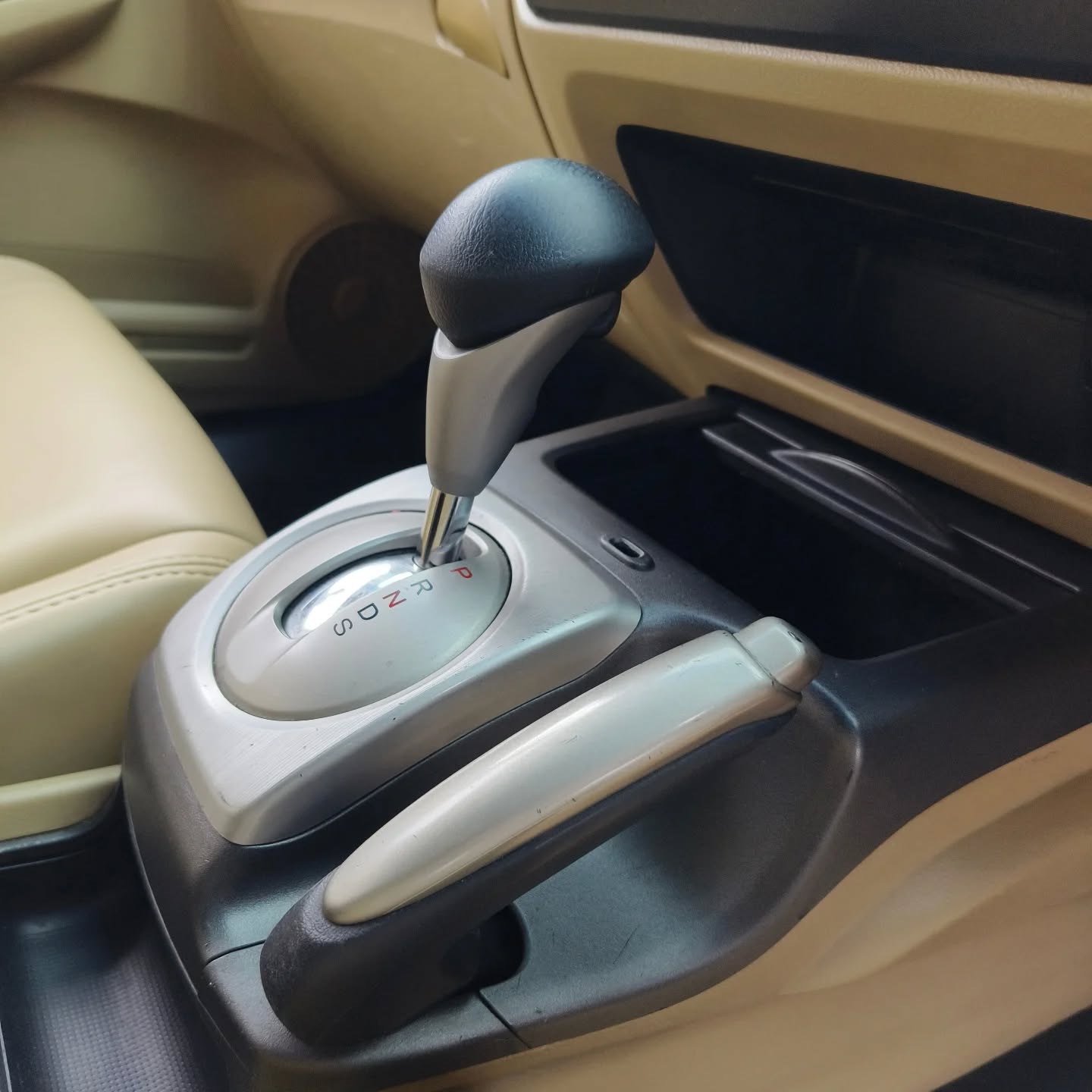 2011 Honda Civic  FDI 1.8 AT 2011 Honda Civic  FDI 1.8 AT