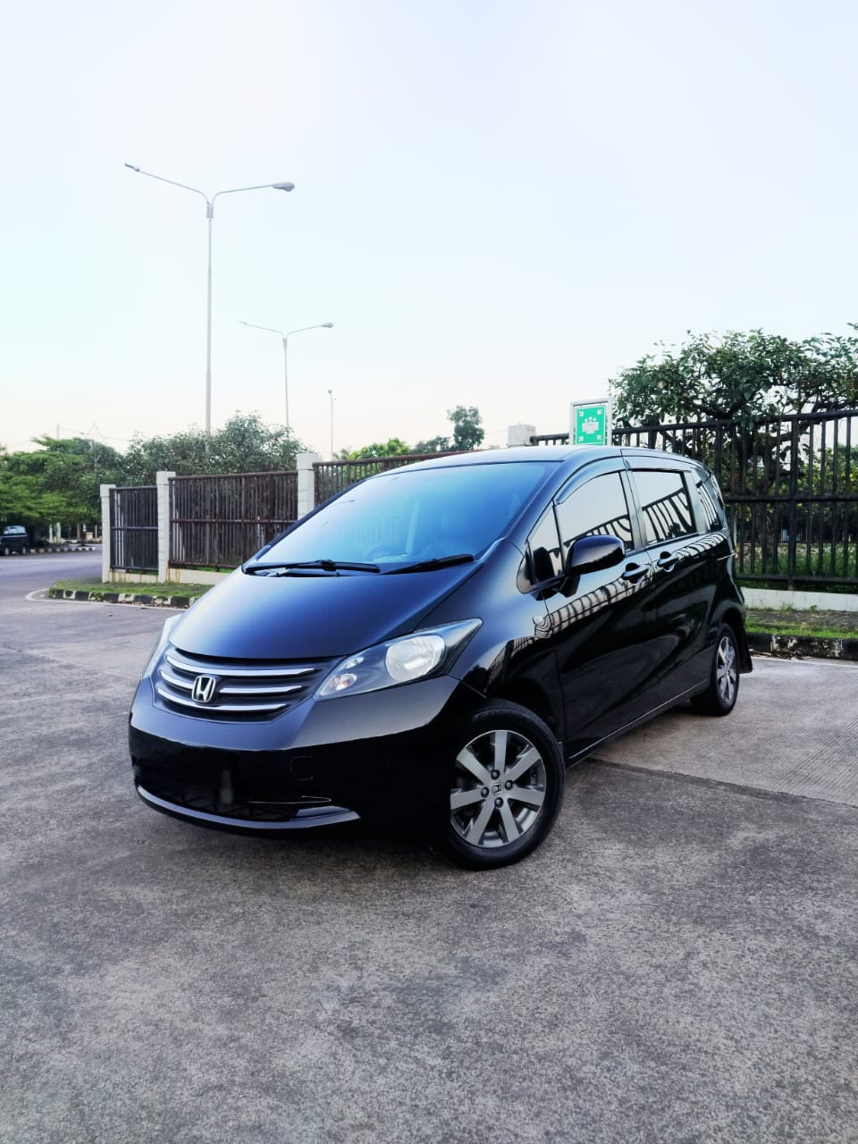 Second Hand 2010 Honda Freed  SD Second Hand 2010 Honda Freed  SD