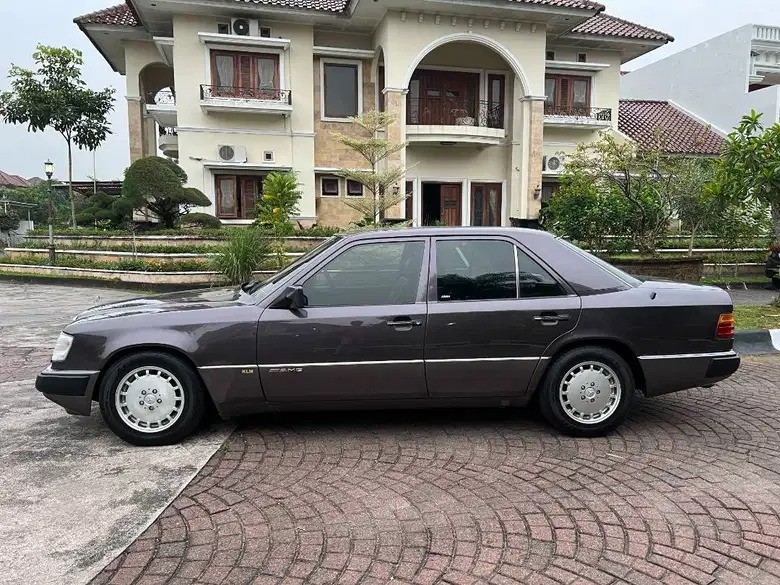 1993 Mercedes Benz E-Class  e220at 1993 Mercedes Benz E-Class  e220at