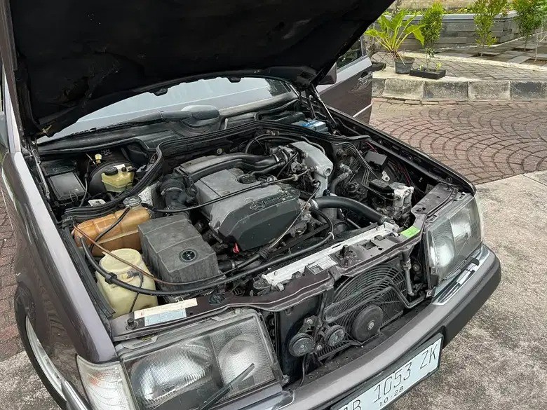 1993 Mercedes Benz E-Class  e220at 1993 Mercedes Benz E-Class  e220at