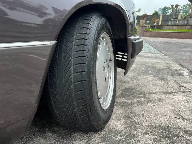 1993 Mercedes Benz E-Class  e220at 1993 Mercedes Benz E-Class  e220at