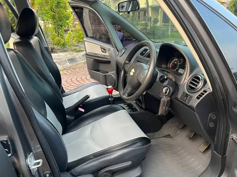 2011 Suzuki SX4 X-OVER 1.5 RC1 MT 2011 Suzuki SX4 X-OVER 1.5 RC1 MT
