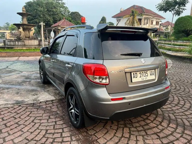 2011 Suzuki SX4 X-OVER 1.5 RC1 MT 2011 Suzuki SX4 X-OVER 1.5 RC1 MT