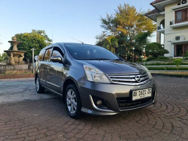 2013 Nissan Grand Livina 1.5 Ultimate AT 2013 Nissan Grand Livina 1.5 Ultimate AT