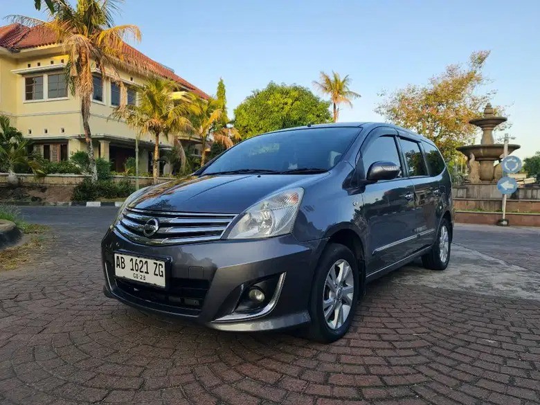 2013 Nissan Grand Livina 1.5 Ultimate AT 2013 Nissan Grand Livina 1.5 Ultimate AT