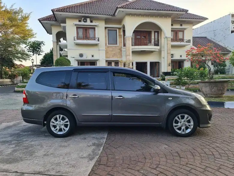 2013 Nissan Grand Livina 1.5 Ultimate AT 2013 Nissan Grand Livina 1.5 Ultimate AT