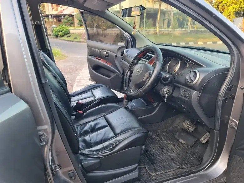 2013 Nissan Grand Livina 1.5 Ultimate AT 2013 Nissan Grand Livina 1.5 Ultimate AT