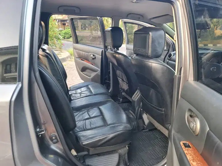 2013 Nissan Grand Livina 1.5 Ultimate AT 2013 Nissan Grand Livina 1.5 Ultimate AT