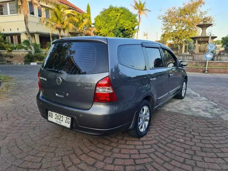2013 Nissan Grand Livina 1.5 Ultimate AT 2013 Nissan Grand Livina 1.5 Ultimate AT