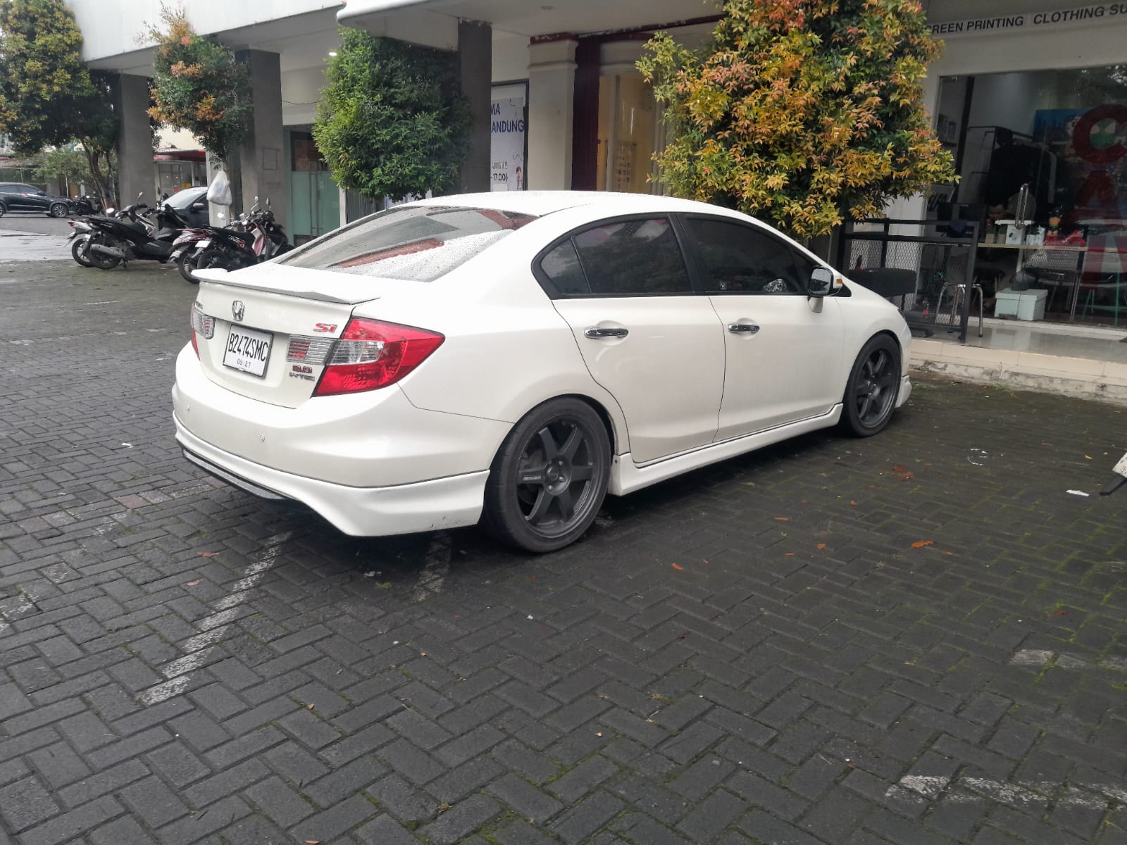 2012 Honda Civic I-VTEC 2.0L AT Bekas 2012 Honda Civic I-VTEC 2.0L AT Bekas