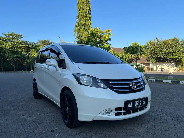 2010 Honda Freed  EA/T 2010 Honda Freed  EA/T