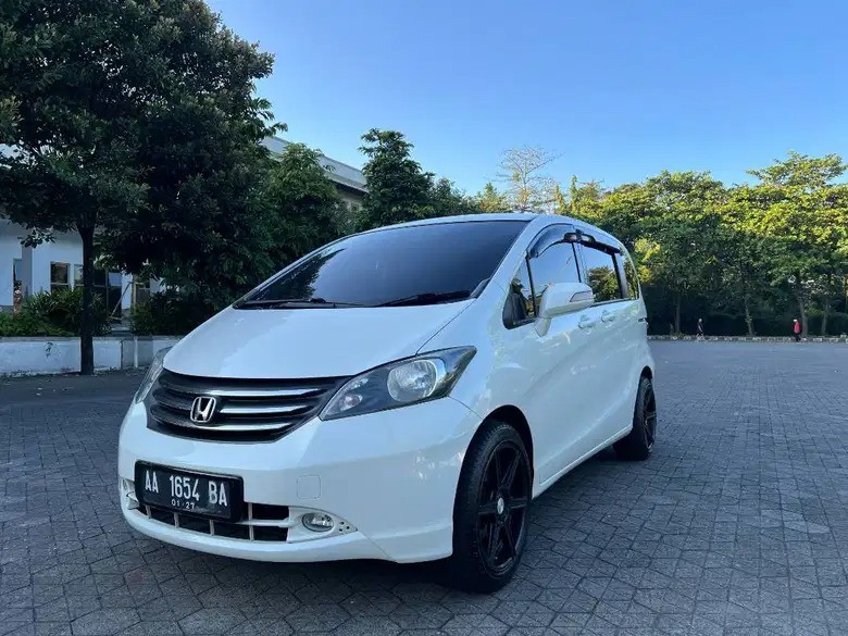 2010 Honda Freed  EA/T 2010 Honda Freed  EA/T