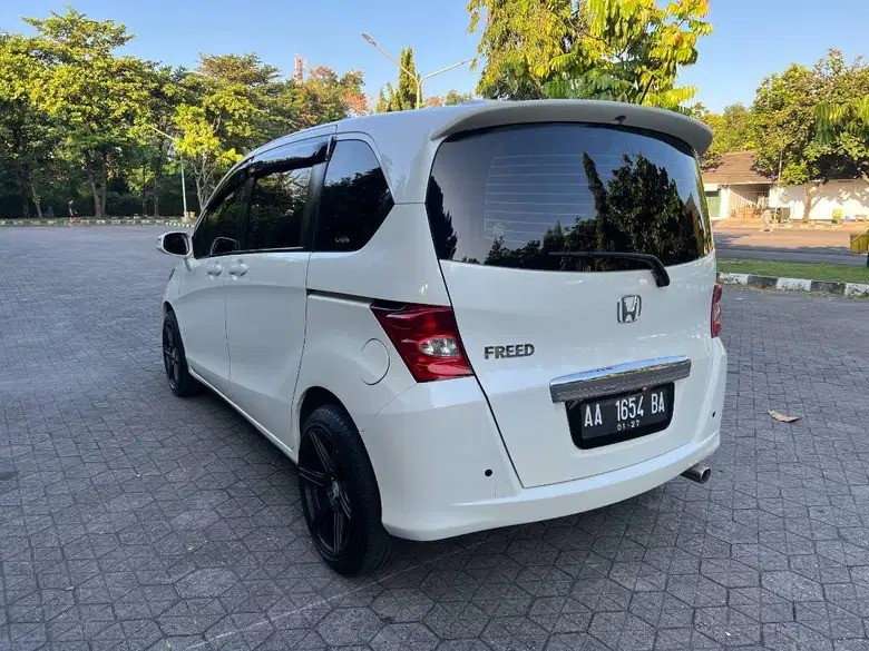 2010 Honda Freed  EA/T 2010 Honda Freed  EA/T
