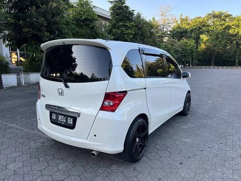 2010 Honda Freed  EA/T 2010 Honda Freed  EA/T