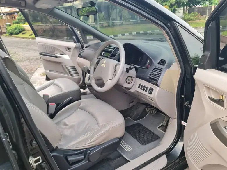 2006 Mitsubishi Grandis  GLS 2.4L AT 2006 Mitsubishi Grandis  GLS 2.4L AT