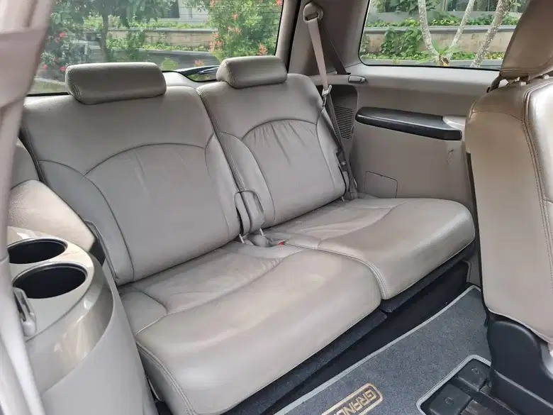 2006 Mitsubishi Grandis  GLS 2.4L AT 2006 Mitsubishi Grandis  GLS 2.4L AT