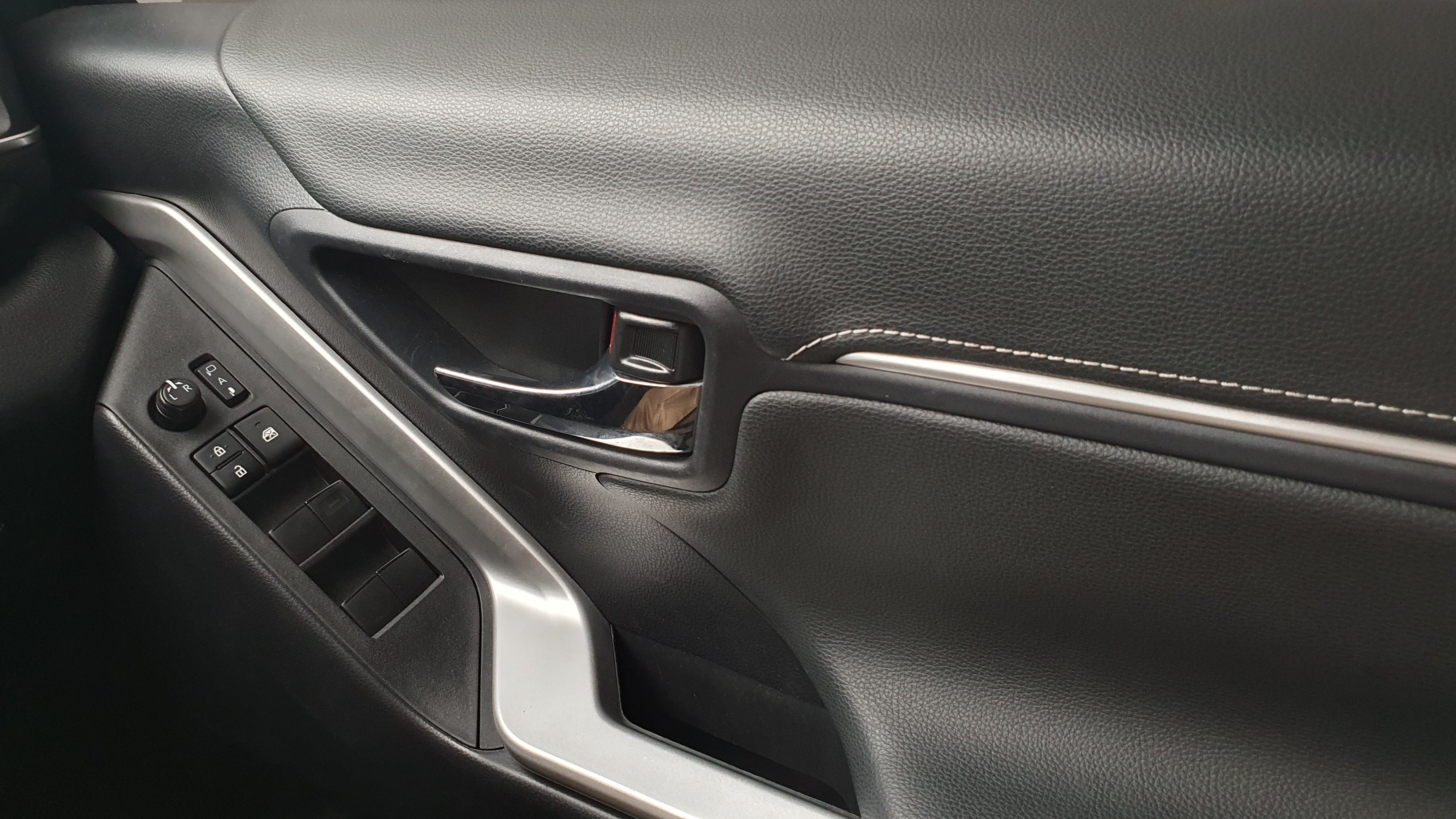 2024 Toyota Kijang Innova Zenix Hybrid EV 2024 Toyota Kijang Innova Zenix Hybrid EV