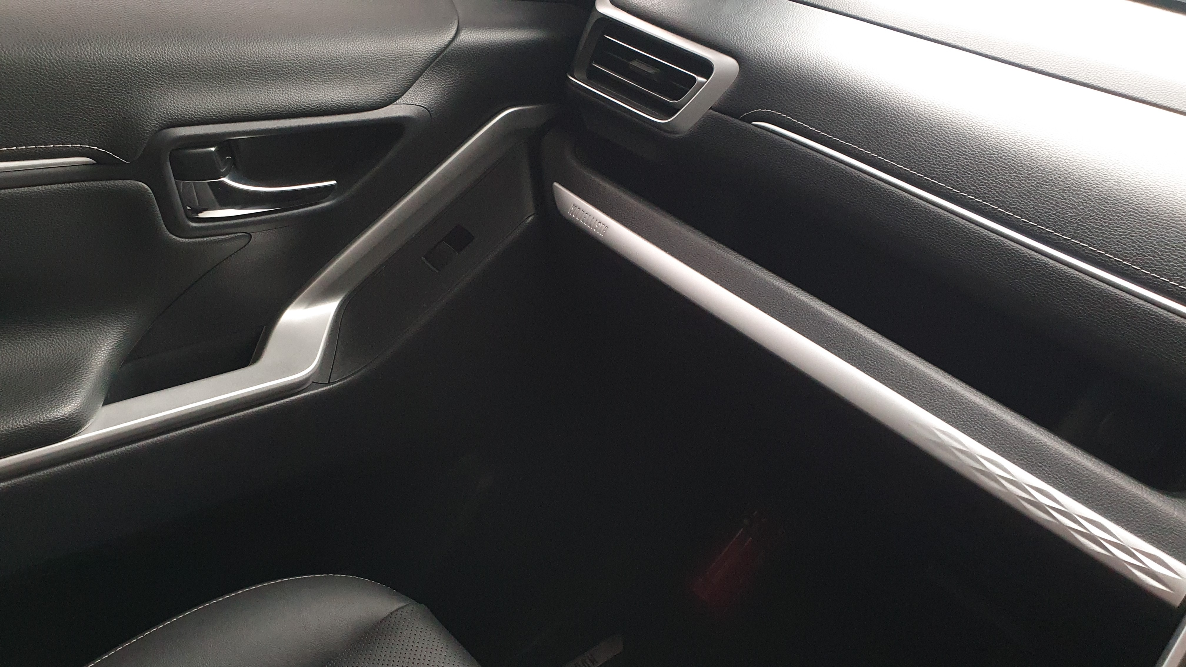 2024 Toyota Kijang Innova Zenix Hybrid EV 2024 Toyota Kijang Innova Zenix Hybrid EV