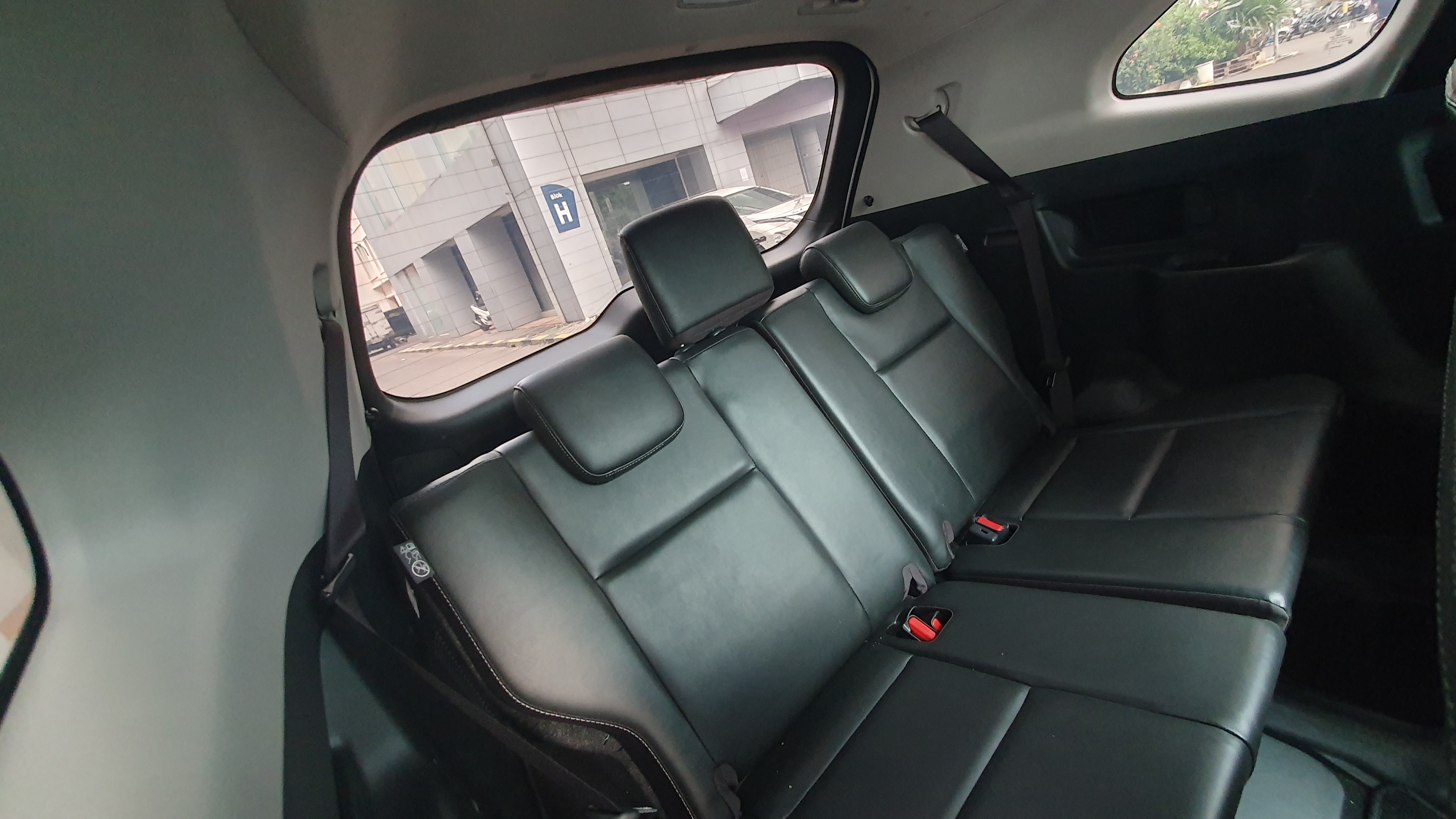 2024 Toyota Kijang Innova Zenix Hybrid EV 2024 Toyota Kijang Innova Zenix Hybrid EV