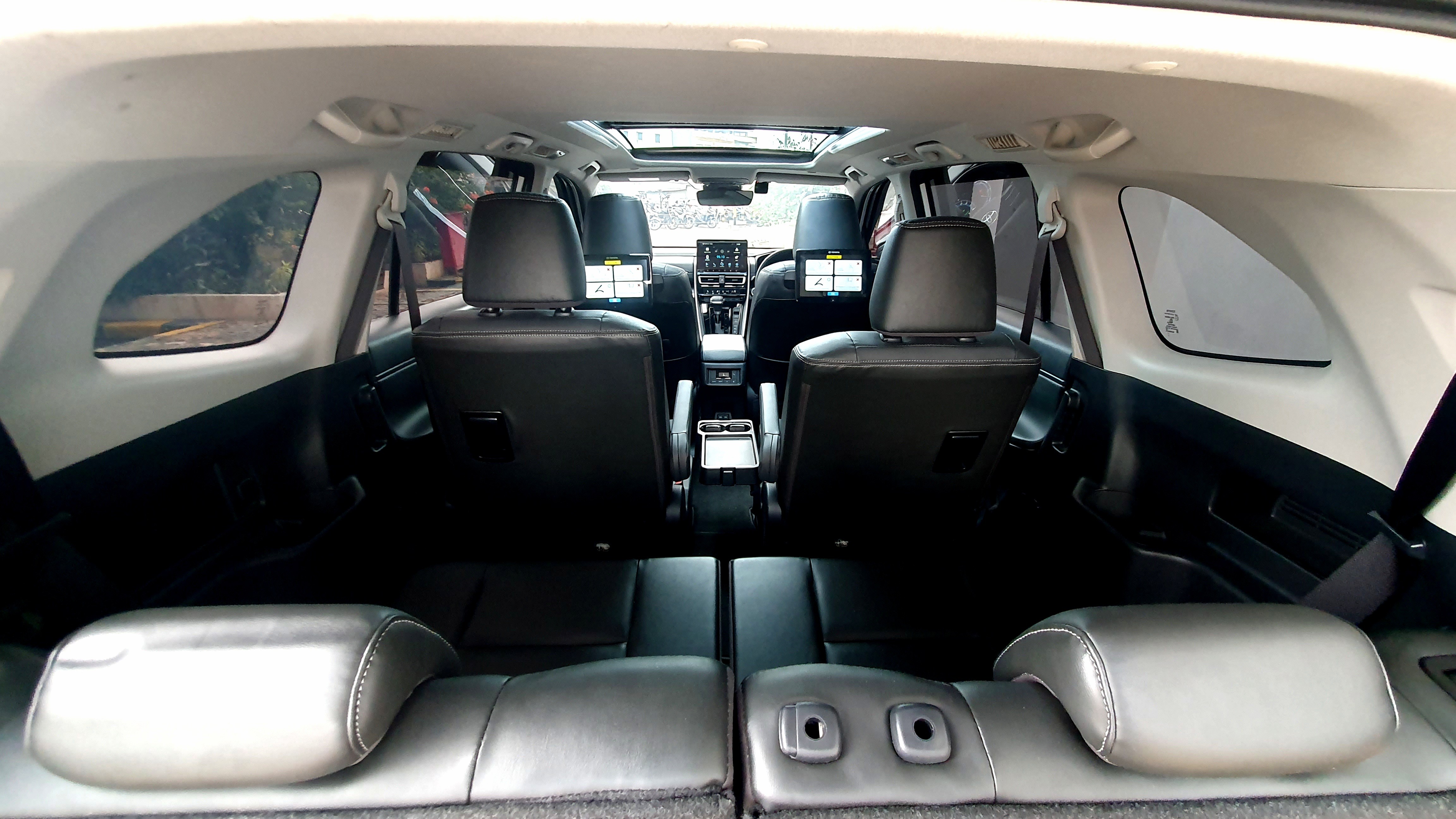 2024 Toyota Kijang Innova Zenix Hybrid EV 2024 Toyota Kijang Innova Zenix Hybrid EV