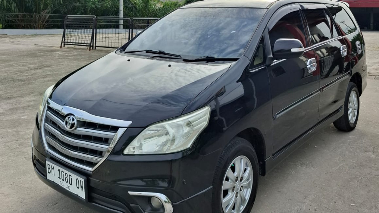 2013 Toyota Innova 2013 Toyota Innova