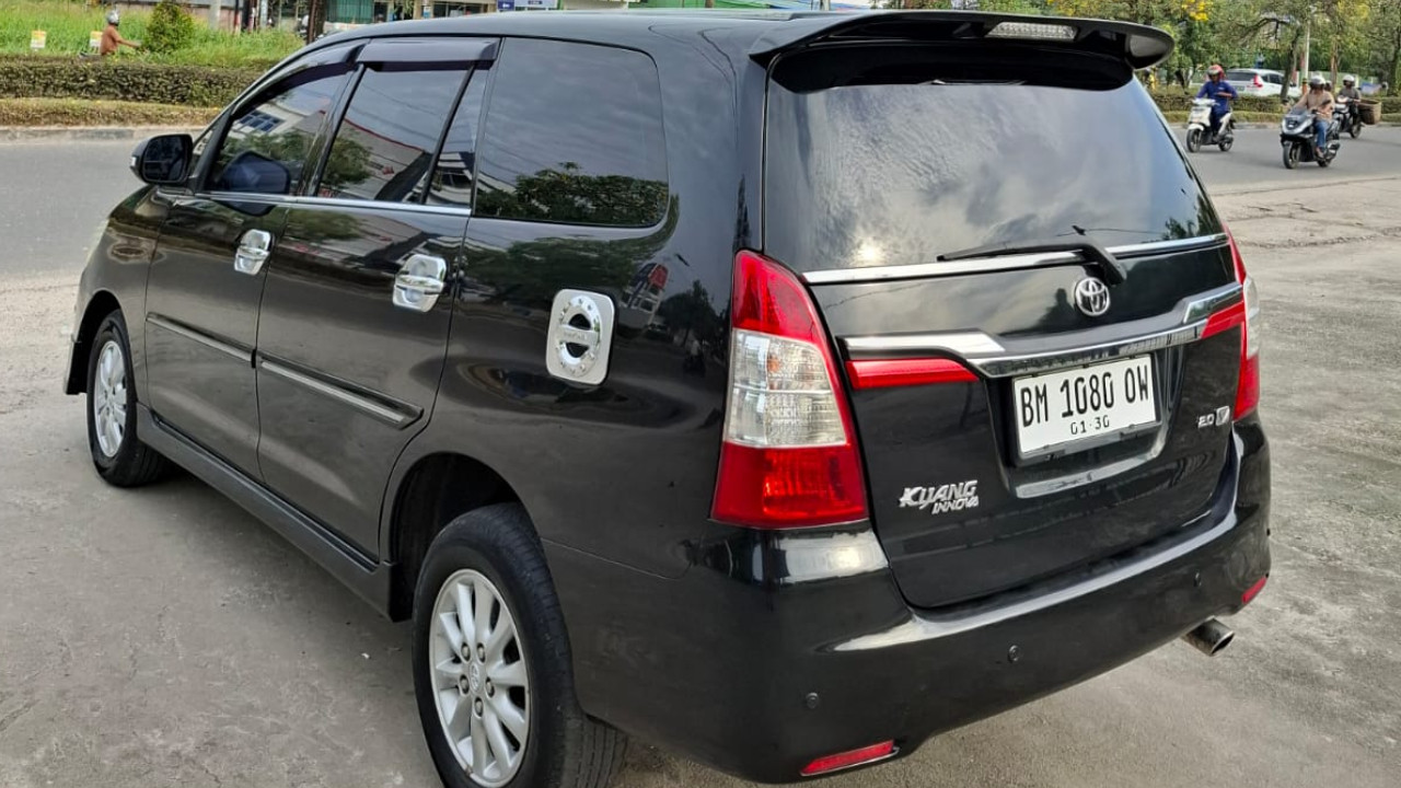 2013 Toyota Innova 2013 Toyota Innova