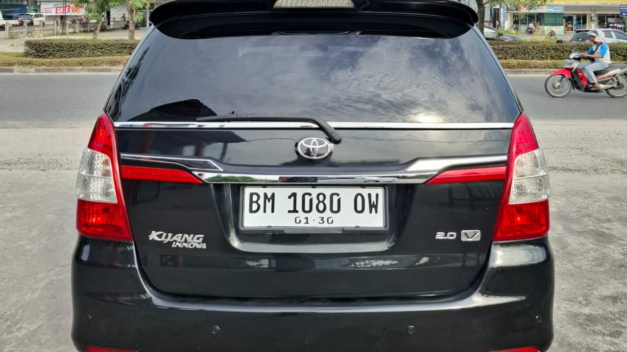 2013 Toyota Innova 2013 Toyota Innova