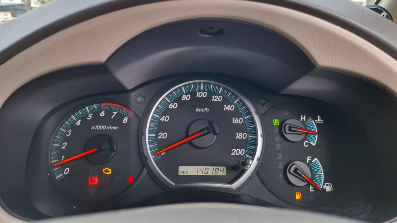 2013 Toyota Innova 2013 Toyota Innova