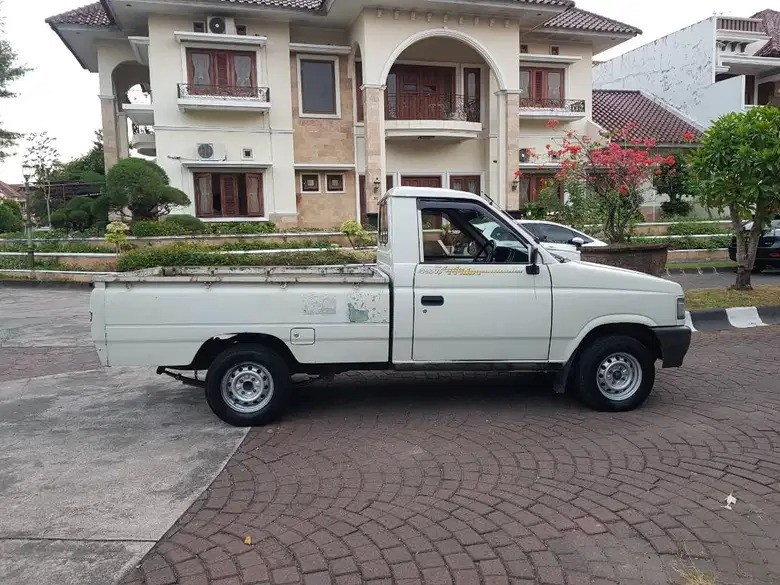 2012 Isuzu Panther 2.5 TURBO M/T PICK UP 2012 Isuzu Panther 2.5 TURBO M/T PICK UP