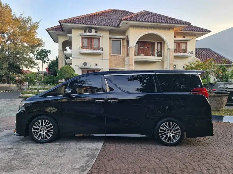 2015 Toyota Alphard  2.5L SC 2015 Toyota Alphard  2.5L SC