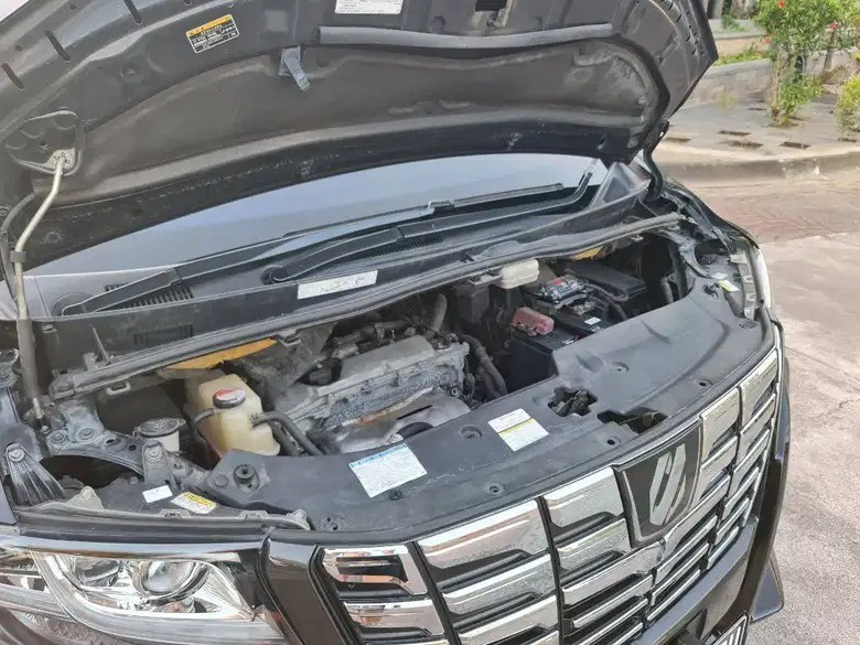 2015 Toyota Alphard  2.5L SC 2015 Toyota Alphard  2.5L SC